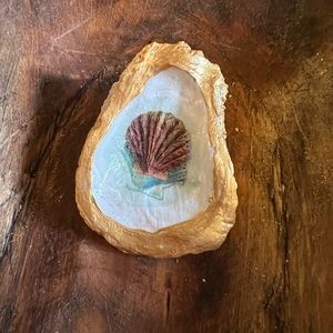 Hand-painted decoupage oyster shell,2.5”